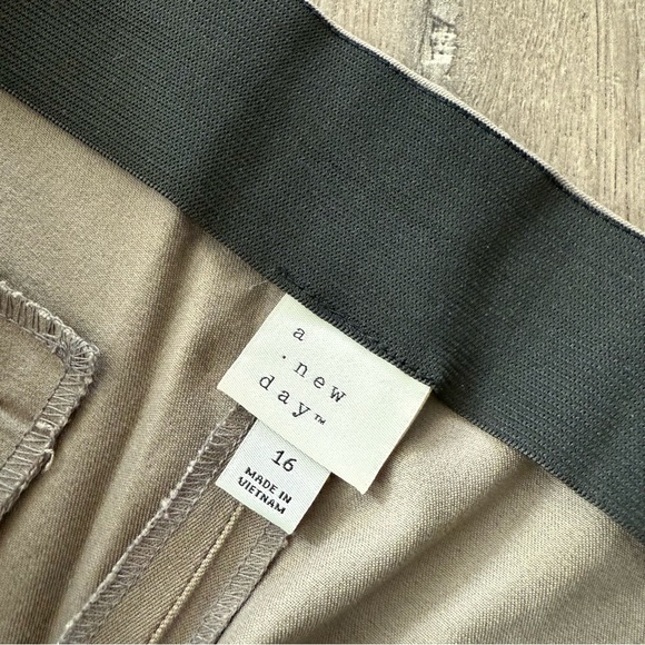 ❄️5 for $20❄️ A New Day Tan Pull On High Rise Stretch Skinny Ankle Pants - Picture 6 of 7